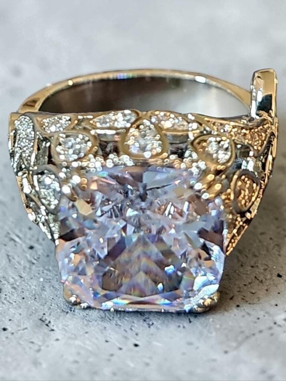 Nwt Sassified Boutique  Pink Crystal Cocktail Ring - Women's Jewelry